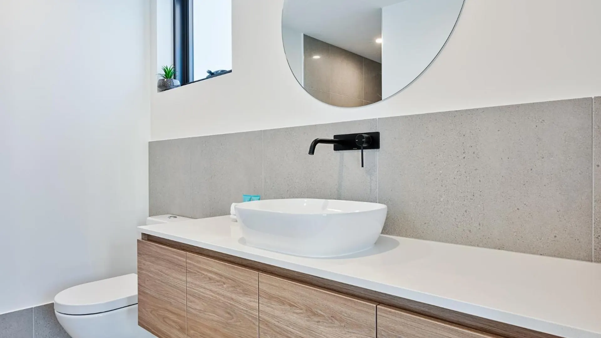 Allure Mooloolaba 0*,  Australia